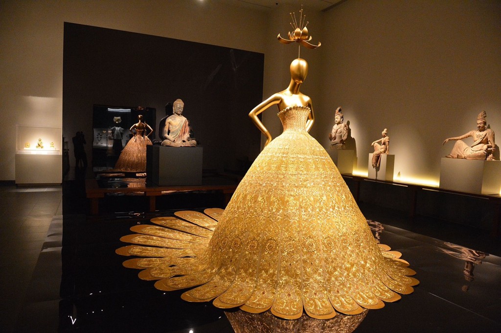 NEW YORK, NY - Guo Pei Gown. A view of atmosphere at "China: Through The Looking Glass" Costume Institute Benefit Gala - Press Preview at Metropolitan Museum of Art on May 4, 2015 in New York City. (Photo by Slaven Vlasic/Getty Images)