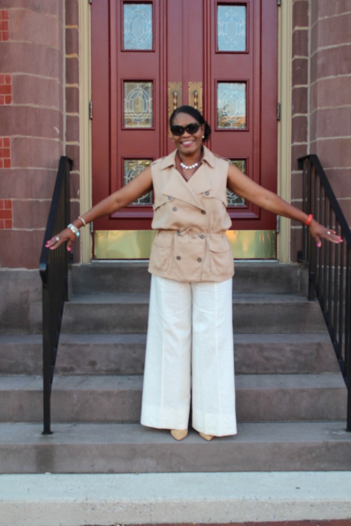 Wearing Banana Republic khaki draped vest, Sara Pacini wide-leg linen white pants, Kate Spade camel Licorice suede pumps with J. Crew Factory brass-plated crystal necklace.