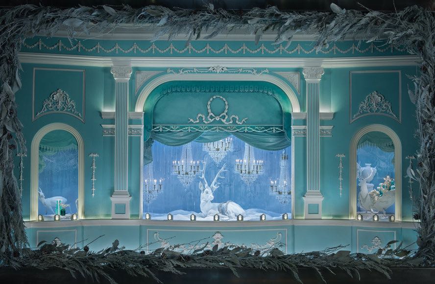 Tiffany and Co. with their beloved blue boxes to the next level with a window display by miniature theaters of the 19th century.