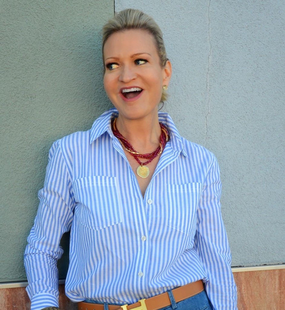 Albuquerque, New Mexico blogger, More Turquoise, Jamie Lewinger wearing a Nina Forrest From the Heart necklace.