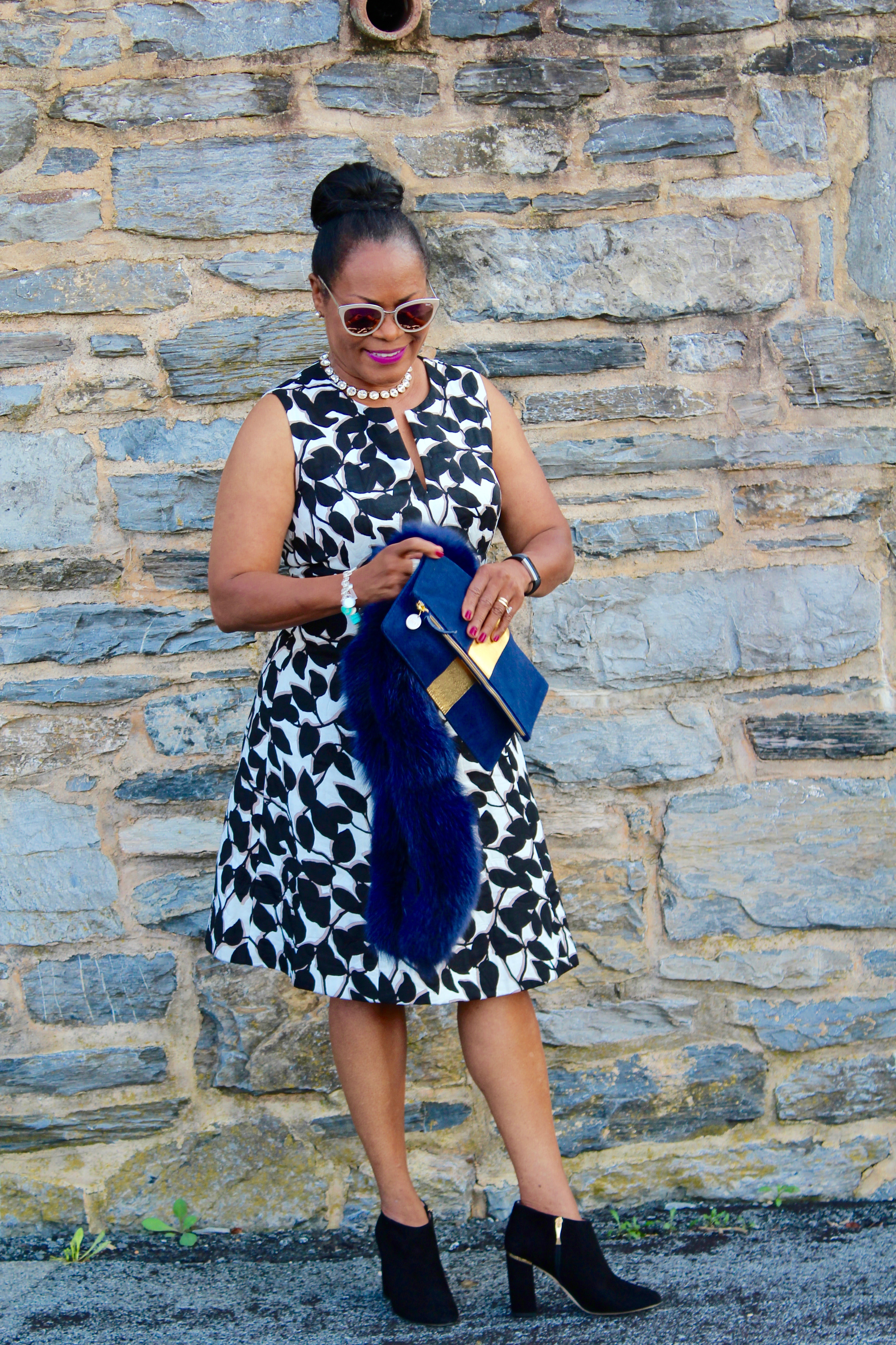Wearing: Kate Spade Garden Leaves A-Line Black and White Cotton Dress, Doncaster Blue Faux Fur, Clare V Vogue VIP Collaboration Clutch, Kate Spade Darota Suede Booties and ASOS Quay Australia Aviator Cat Eye Sunnies.