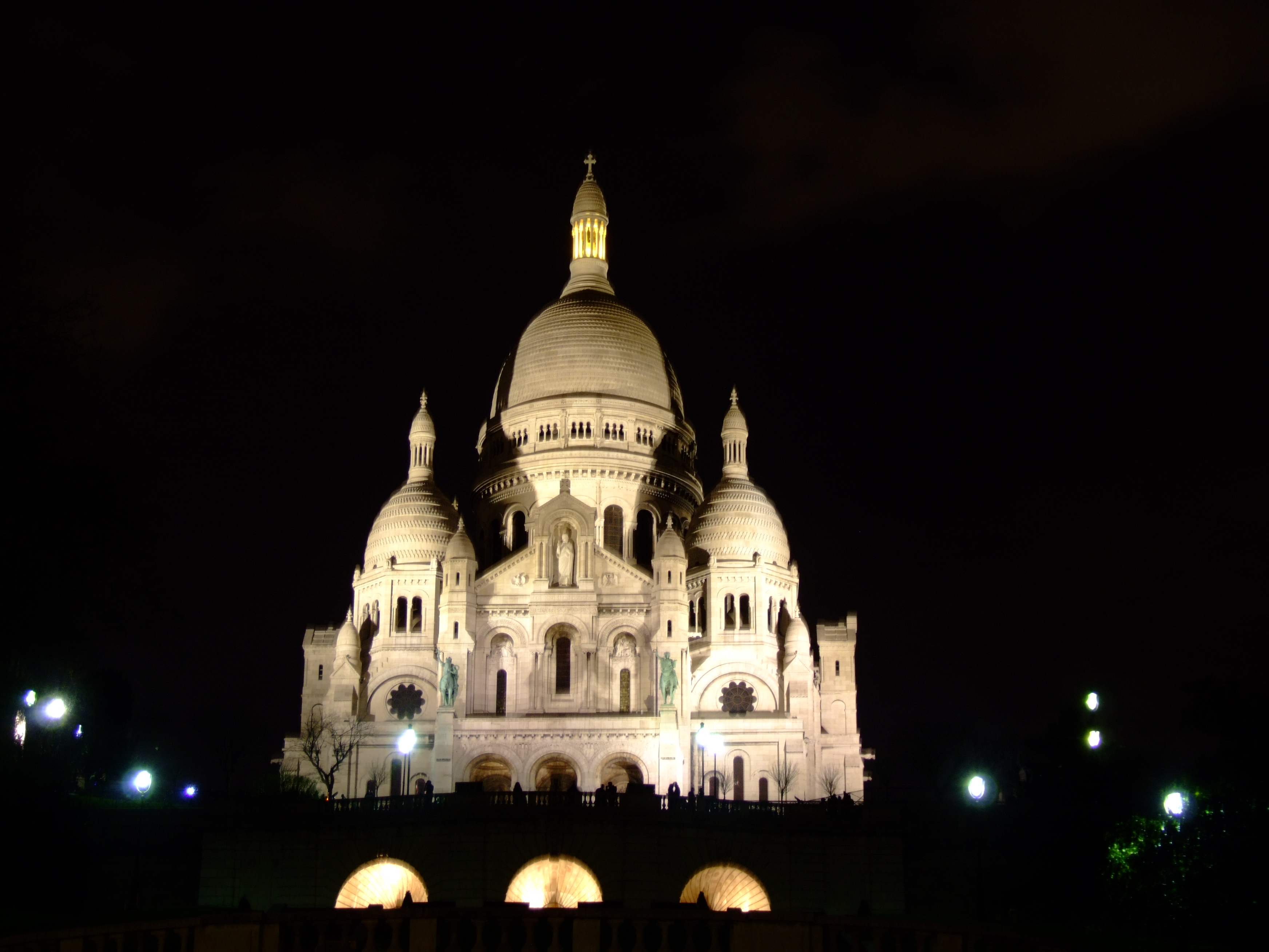 My Paris Trip, "'S Marvelous." The Sacré Coeur in Montmartre.