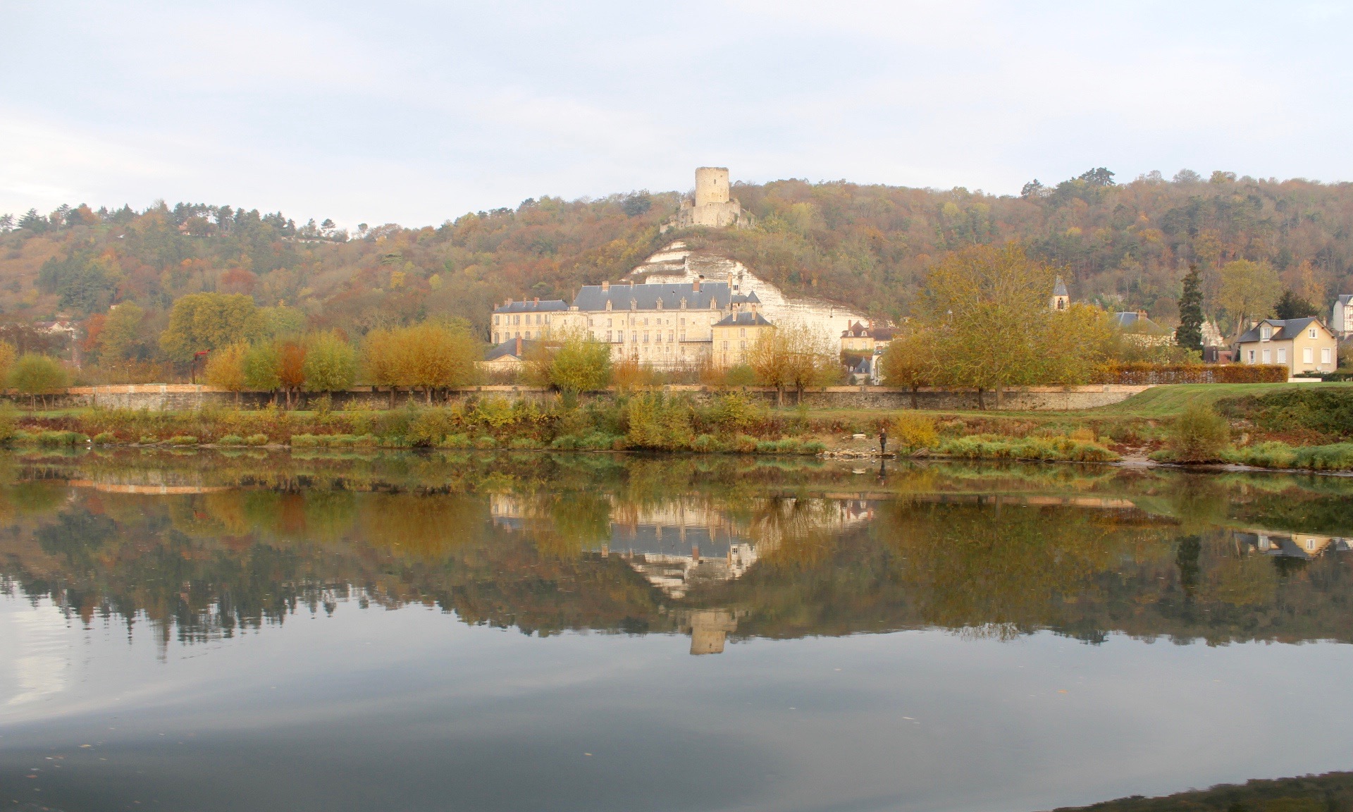 My Paris Trip, "'S Marvelous." Sights along the Seine River, The Castle of La Roche-Guyon, built at the top of the cliff in order to watch over the Seine River.