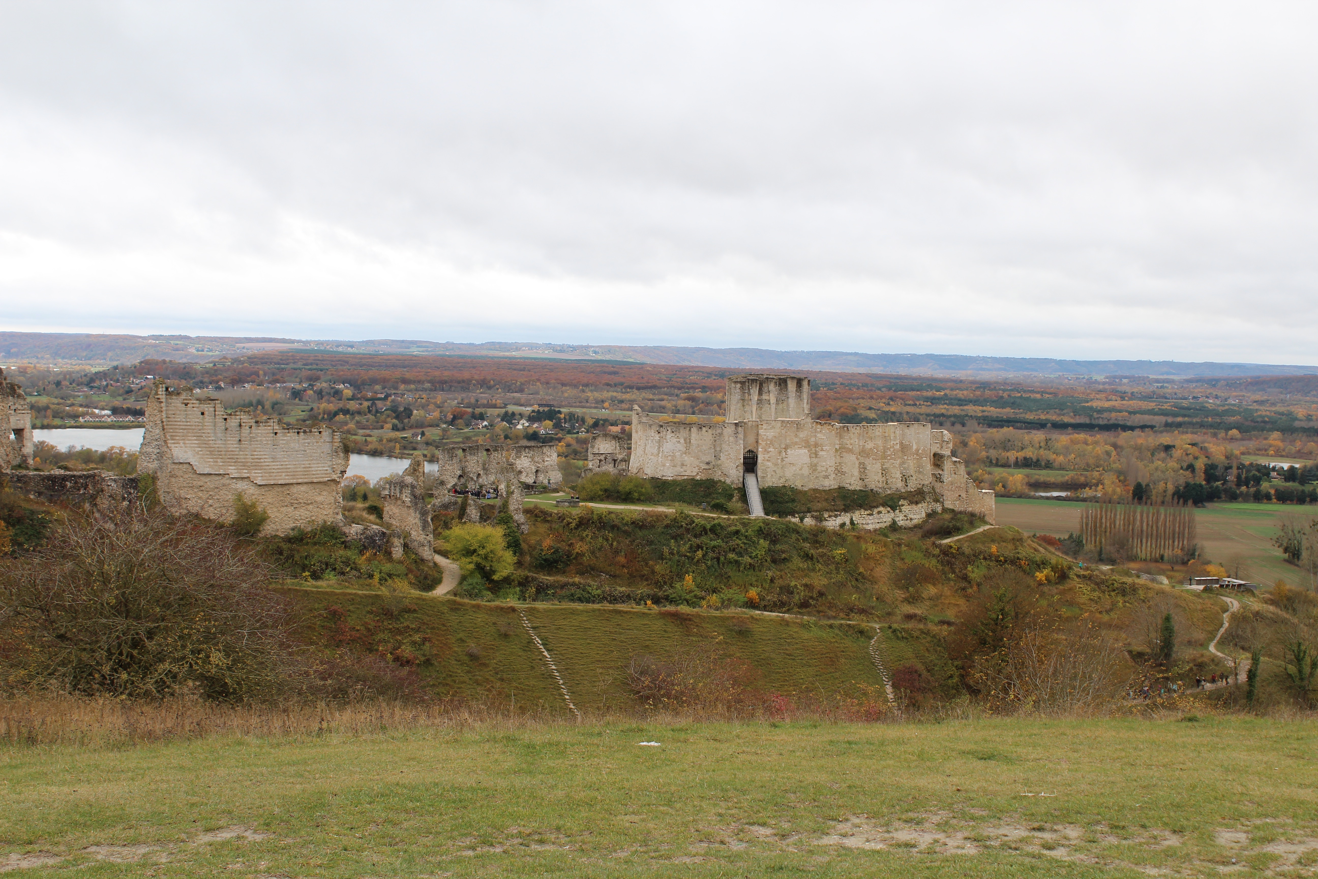 My Paris Trip, "'S Marvelous." Château Gaillard is a ruined medieval castle. 