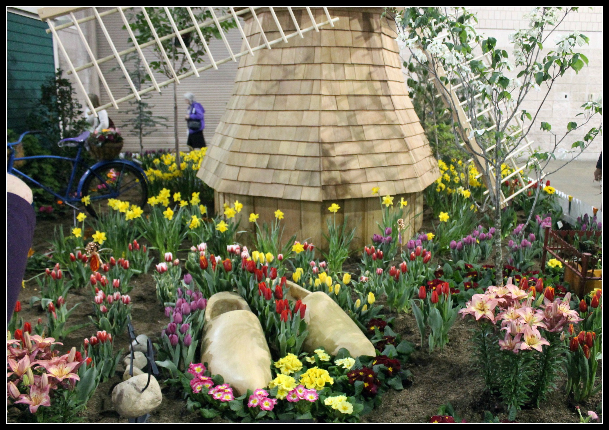 2017 Philly Flower Show. Tip-Toe Through the Tulips. Holland: Flowering the World.