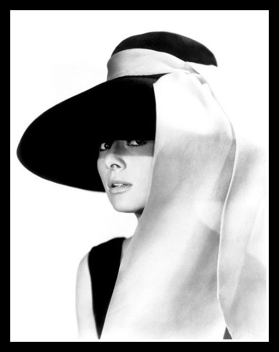 Ascendance Fashion on X: Encores for #AudreyHepburn? Yes of course!  #BornthisDay 4 May 1929 #actress & #styleicon Audrey Hepburn  #vintagefashion #style #dresses #Givenchy #hats #furs #minkcoat #1950s # handbags #gloves #jewellery